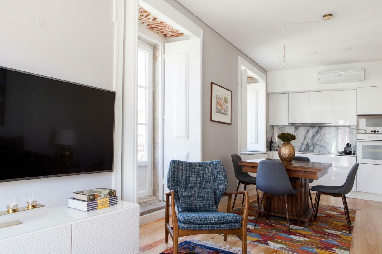 Alfama Sophisticate Flat With Balconies 2Bedrs 2Baths & Ac In 19Th Century Building Historic Center Lejlighed Lisboa Eksteriør billede